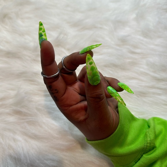 “AREA 59 Alligator” Press On Set by LoveScottiNails - Picture 6 of 8